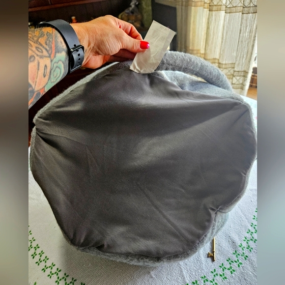 NWOT KITTY BED GREY - Picture 10 of 10